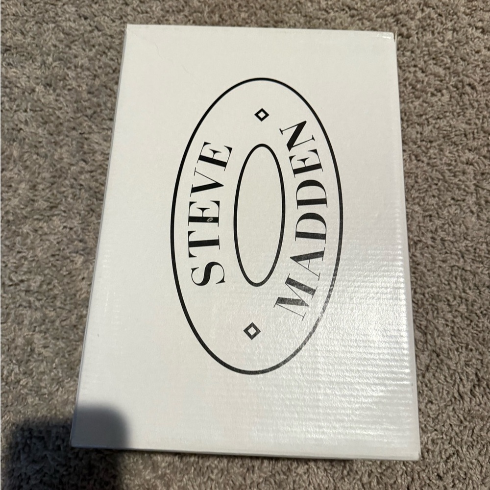 Steve Madden White Shoe Box with Black Logo